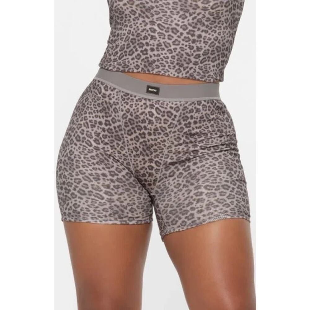 LARGE SKIMS Snow Leopard Biker Shorts